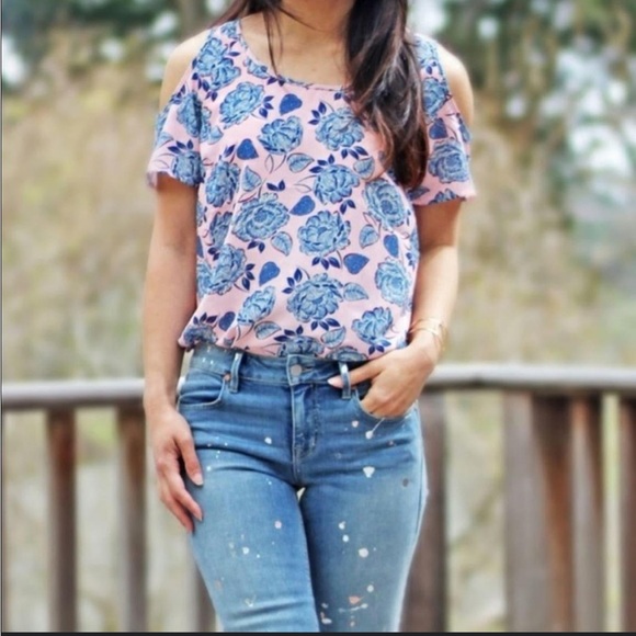 KUT from the Kloth cold shoulder top - Picture 5 of 6